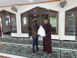 Pembagian Disinfektan, Masker, Hand Sanitizer dan sabun Cuci Tangan Bagi Masjid/ Mushola